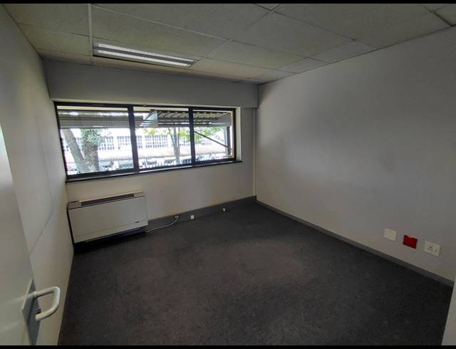 494M² OFFICE TO LET IN RANDJESPARK